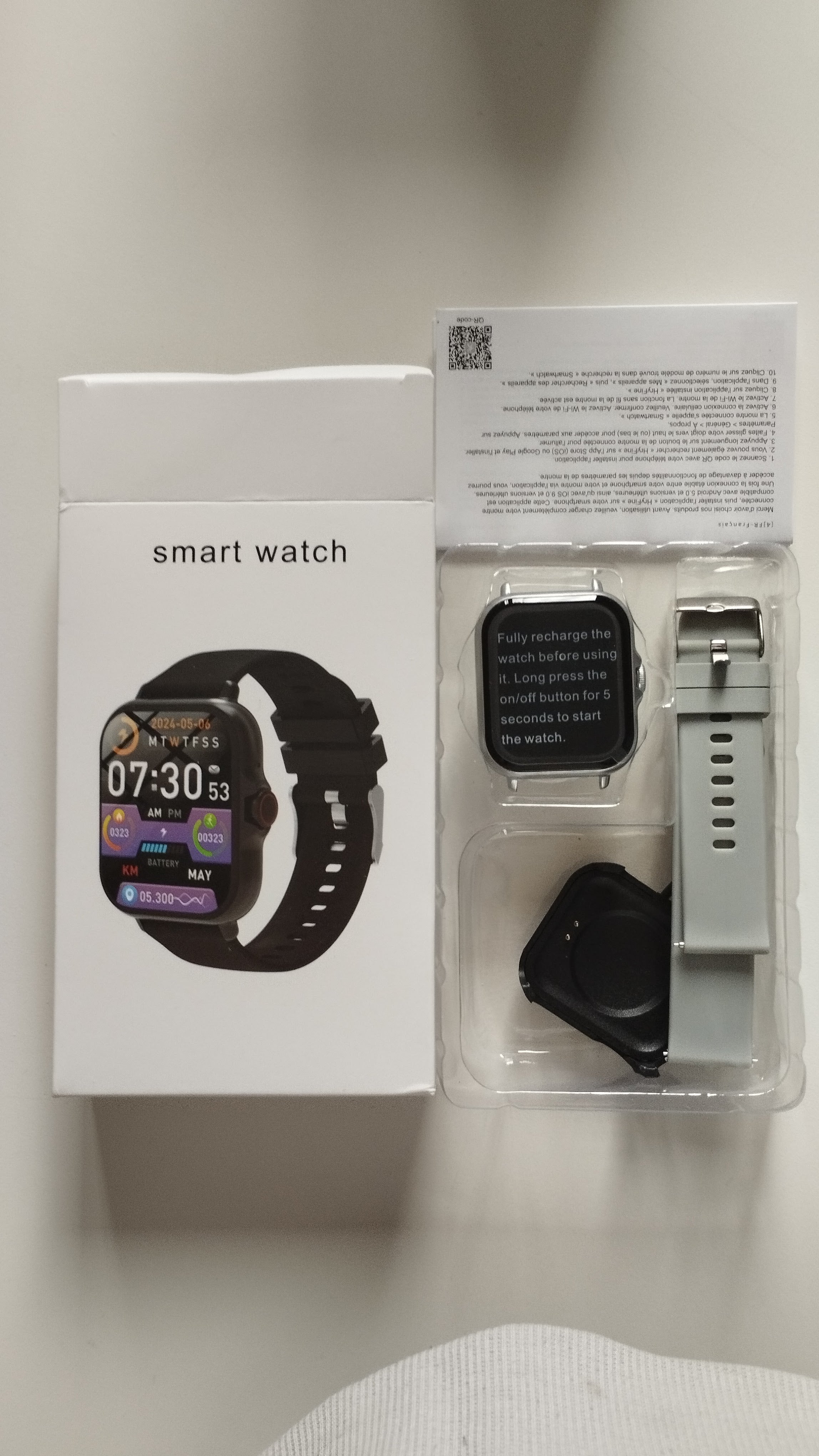 Montre Connectée Mixte Élégante — Résistante à l'Eau, Suivi Santé, 4 Coloris